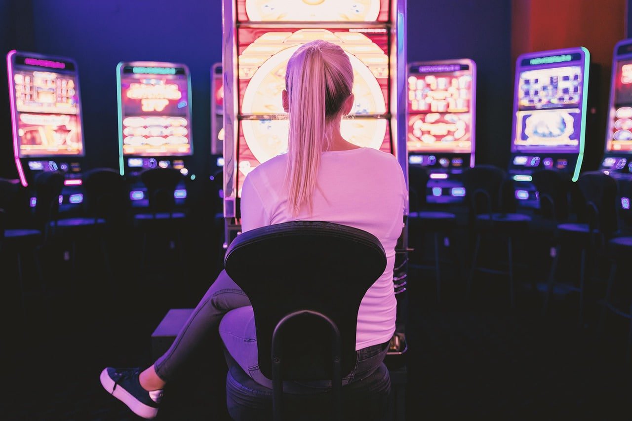 Filipino player browsing win4life slots games on a smartphone browser